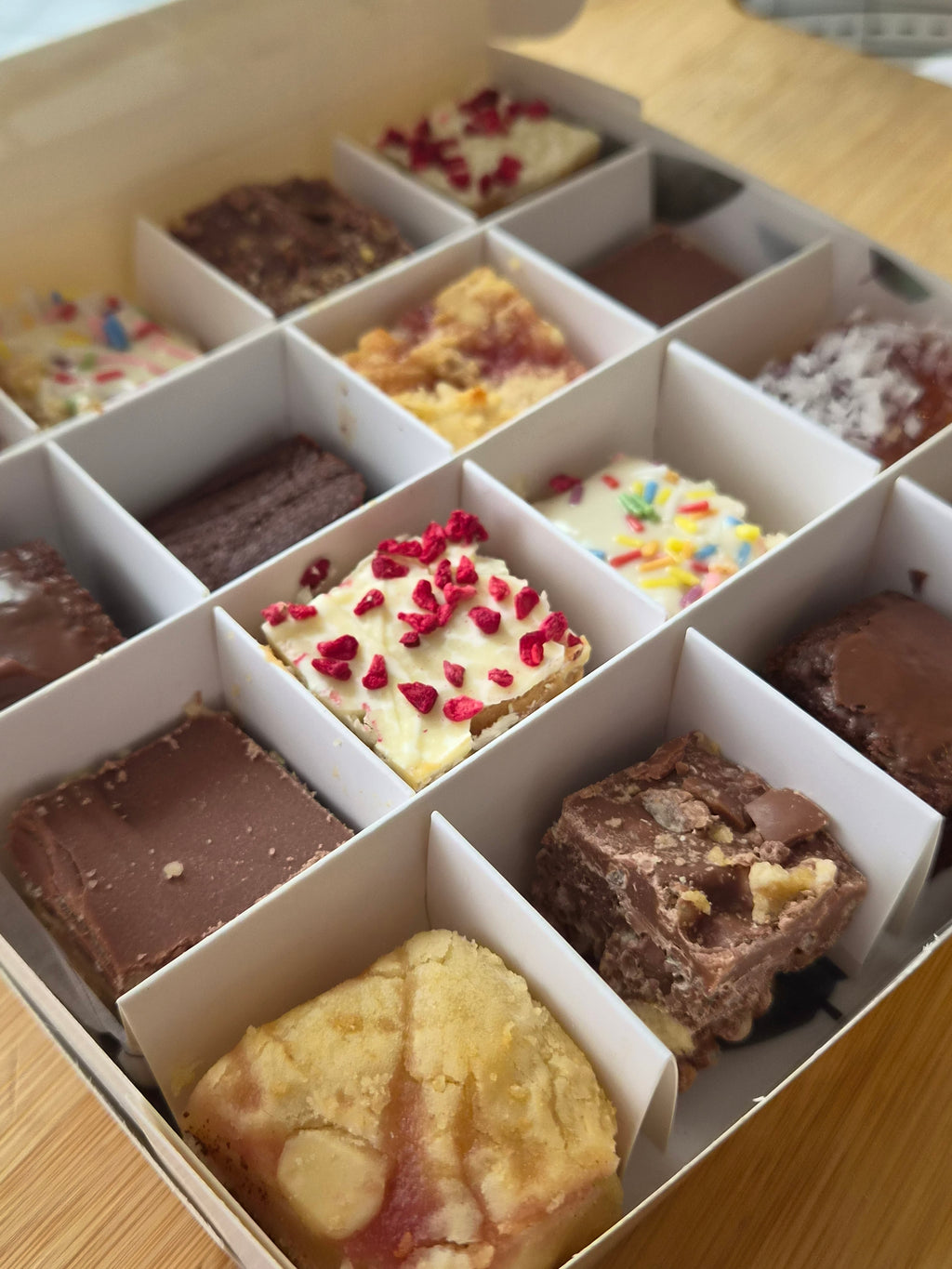 Little Lighthouse 16 Piece Taster Box