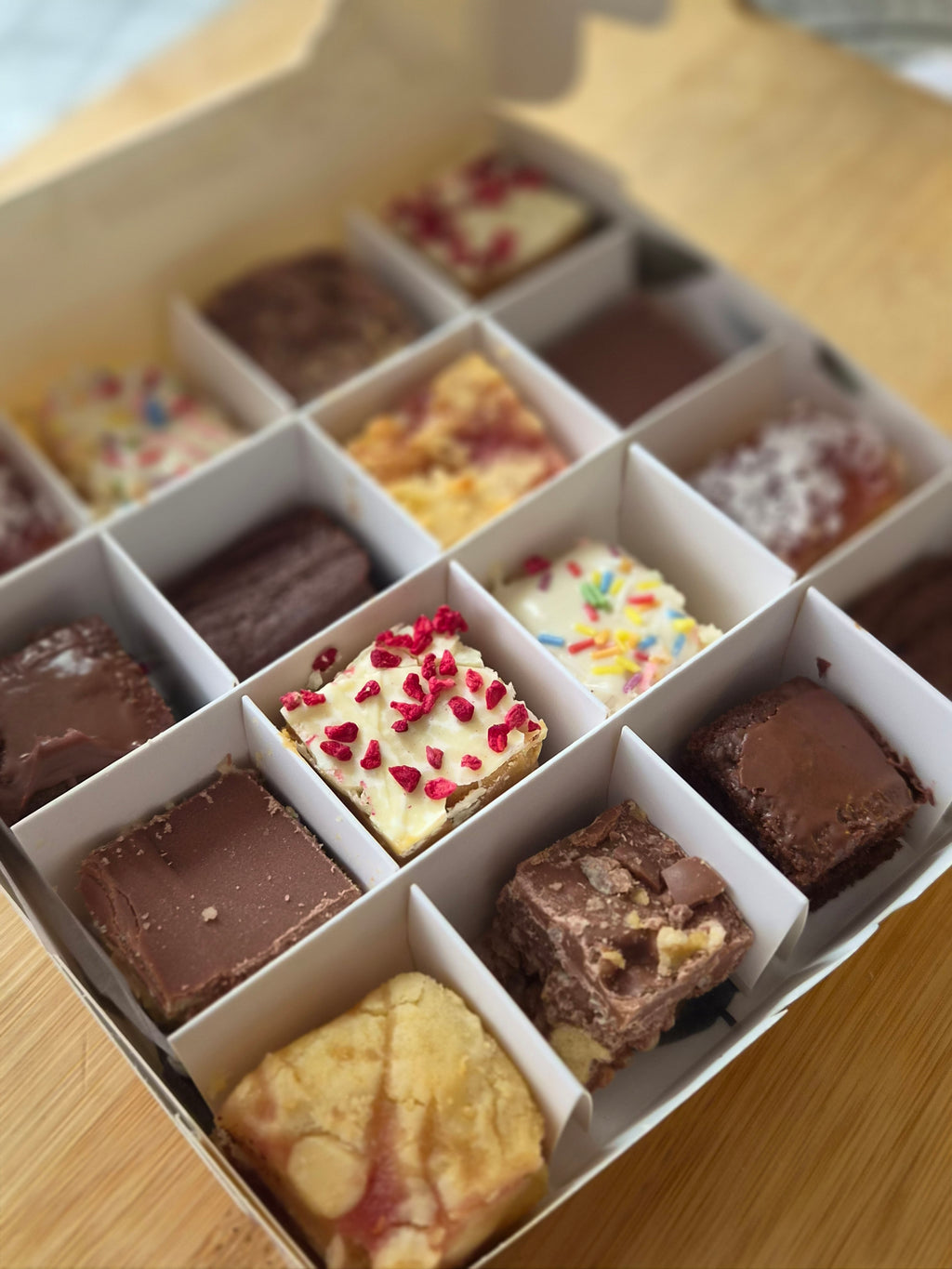 Little Lighthouse 16 Piece Taster Box