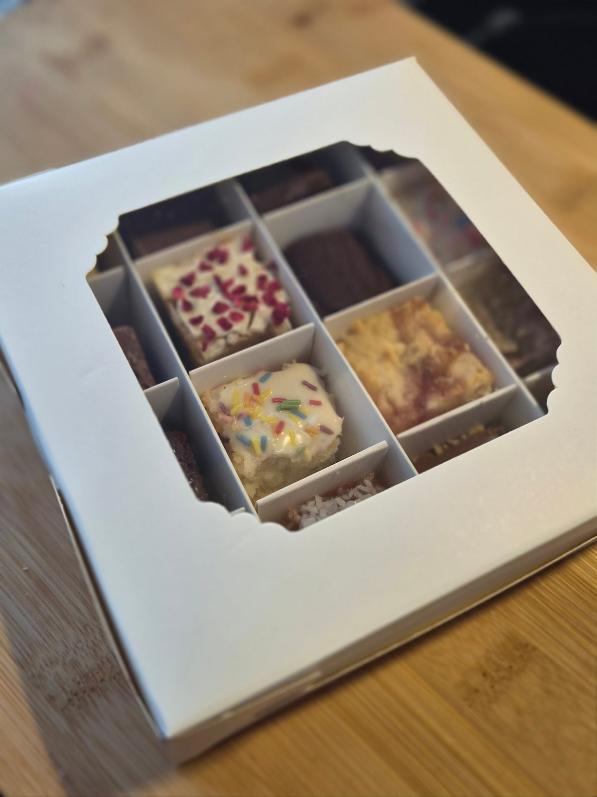 Little Lighthouse 16 Piece Taster Box