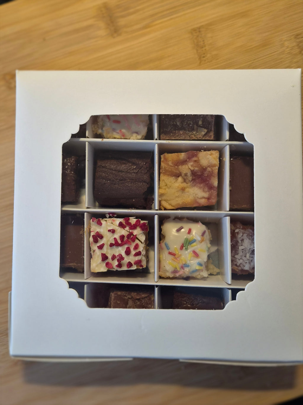 Little Lighthouse 16 Piece Taster Box