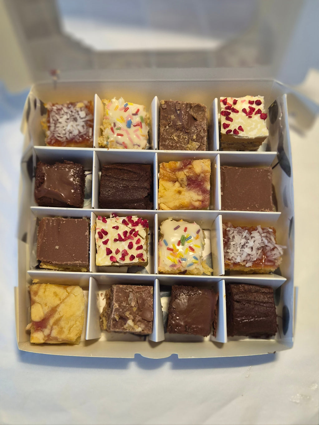 Little Lighthouse 16 Piece Taster Box